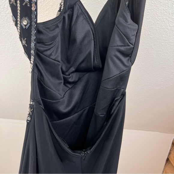NW NIGHTWAY Black Bejeweled Evening Gown. Size 8. Criss-cross straps over back - Picture 5 of 10